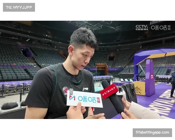 沈梓捷篮下终结高效 深圳进攻选择多样化关键