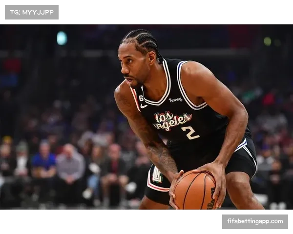 伦纳德连续44场得分20+追平队史纪录 快船锋线稳定性突出